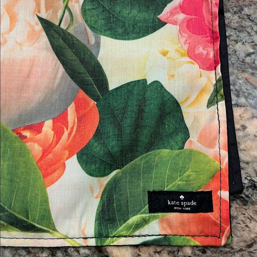 Kate Spade Rectangular Floral Tablecloth Multicolored Flowers Lined 54" x 59" - Picture 6 of 7